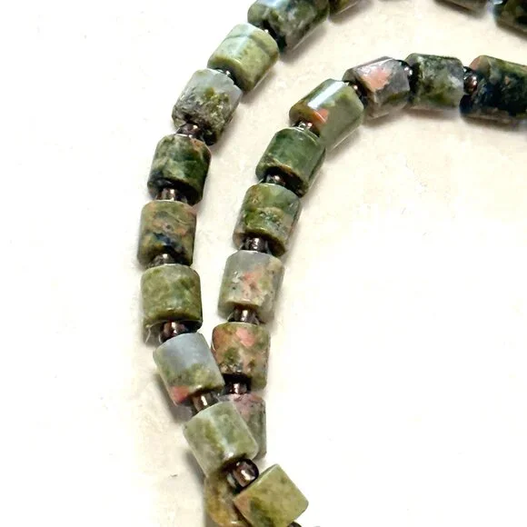 Green Unakite Short Necklace, Genuine Gemstone Beaded Necklace - Picture 7 of 9